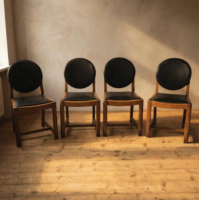 Set di quattro sedie da pranzo vintage in legno con rivestimento in pelle nera, 85 × 45 × 45 cm