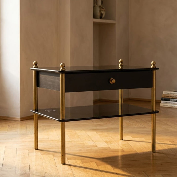 Tavolino d'appoggio mid-century in vetro e ottone con cassetto, anni '70, Europa